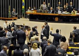 Deputados federais lançam frente em defesa do voto aberto na Câmara